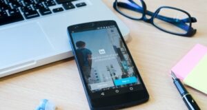 LinkedIn elimina las stories un año después de su lanzamiento y plantea lanzar nuevas herramientas de vídeo LinkedIn elimina las stories un año después de su lanzamiento y plantea lanzar nuevas herramientas de vídeo