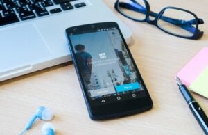 LinkedIn elimina las stories un año después de su lanzamiento y plantea lanzar nuevas herramientas de vídeo LinkedIn elimina las stories un año después de su lanzamiento y plantea lanzar nuevas herramientas de vídeo