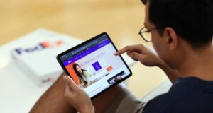 FedEx anuncia su plataforma de comercio, FDX, para desafiar a Amazon en el mundo del e-commerce FedEx anuncia su plataforma de comercio, FDX, para desafiar a Amazon en el mundo del e-commerce